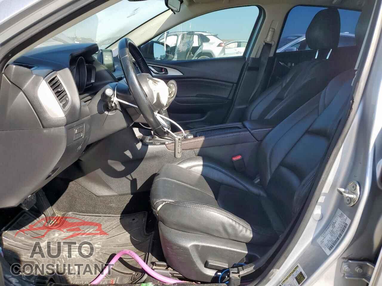 MAZDA 3 2018 - 3MZBN1V3XJM208501