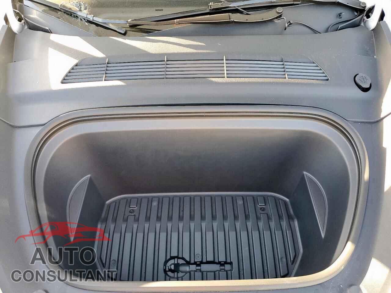 TESLA MODEL Y 2024 - 7SAYGDEE3RA259817
