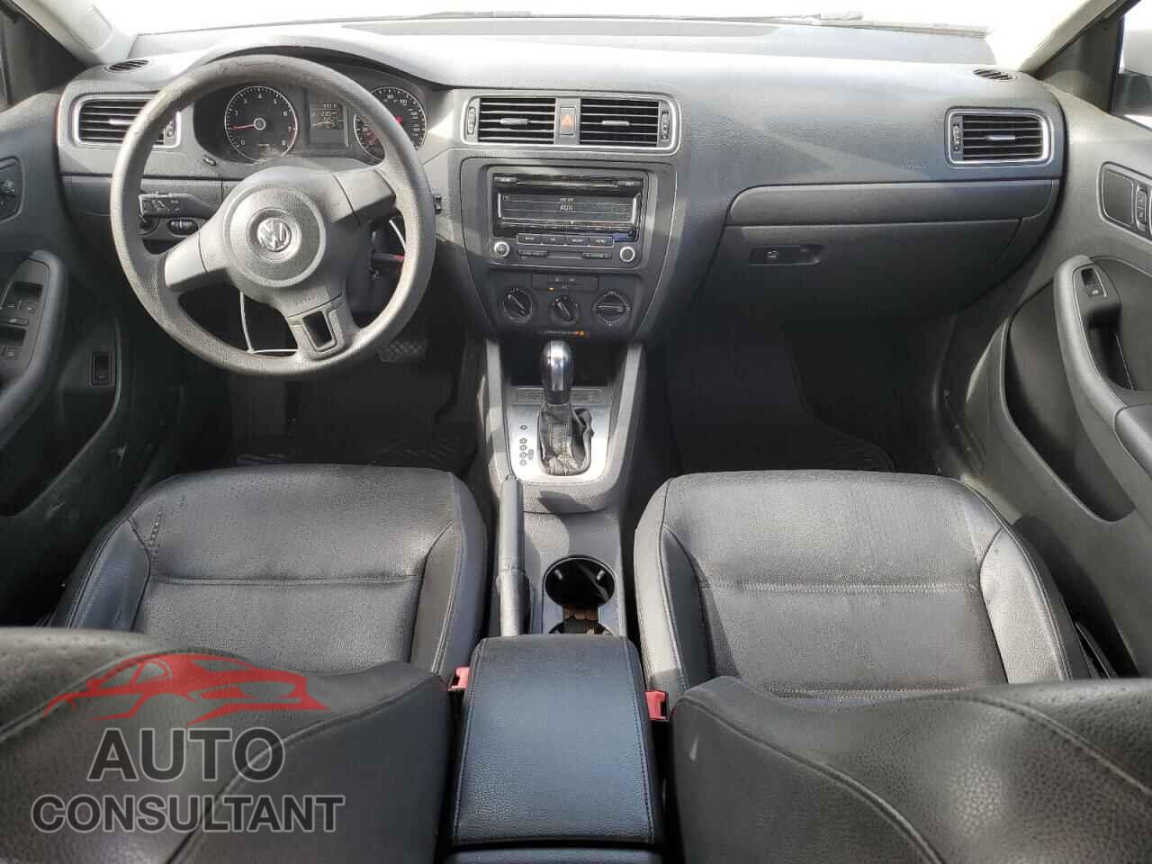 VOLKSWAGEN JETTA 2014 - 3VWD17AJ8EM211219