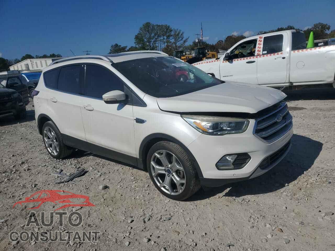 FORD ESCAPE 2017 - 1FMCU0J92HUB26391