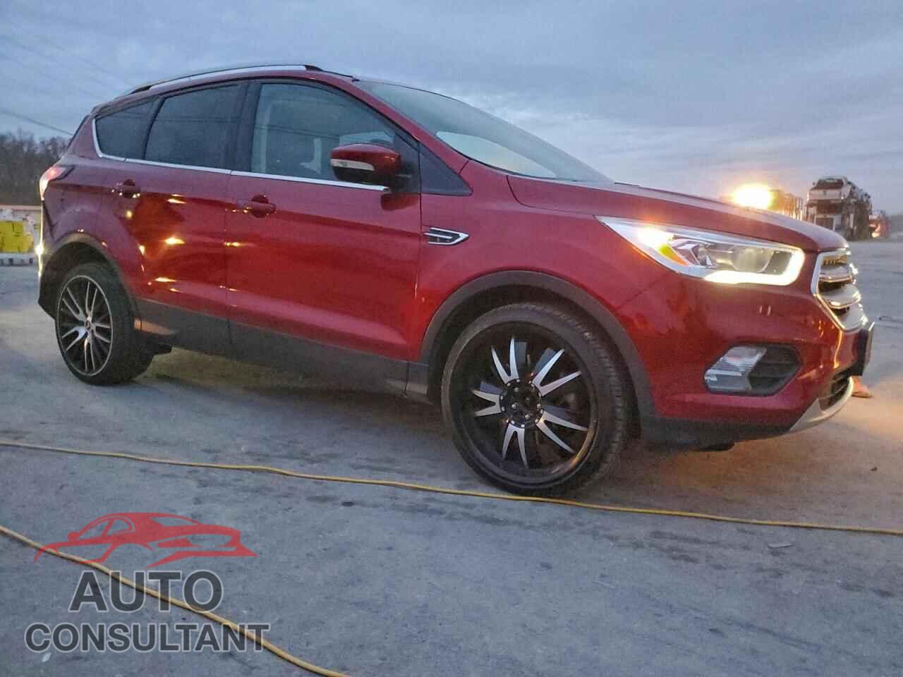 FORD ESCAPE 2017 - 1FMCU9J90HUD45659