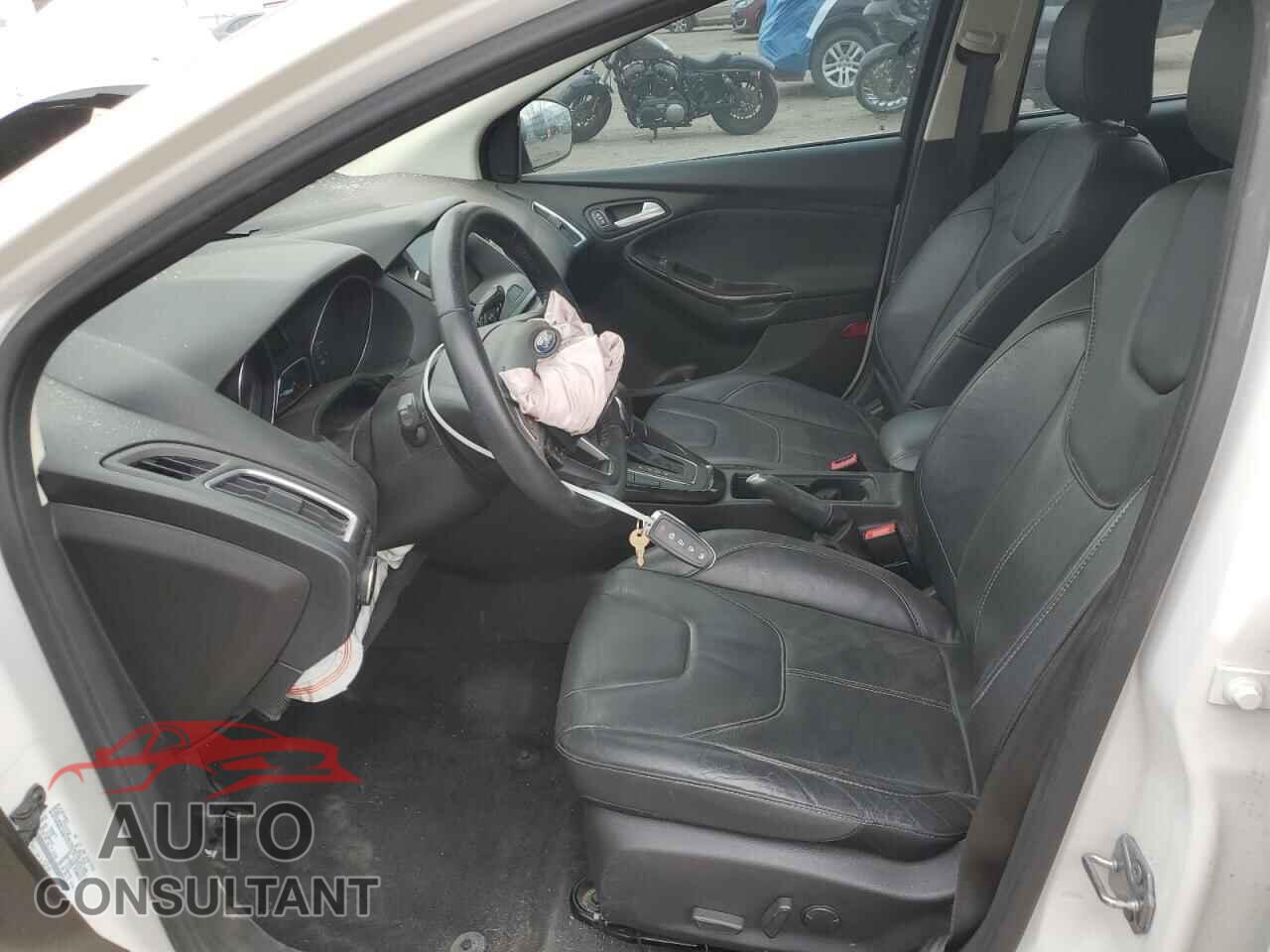 FORD FOCUS 2016 - 1FADP3N23GL253269