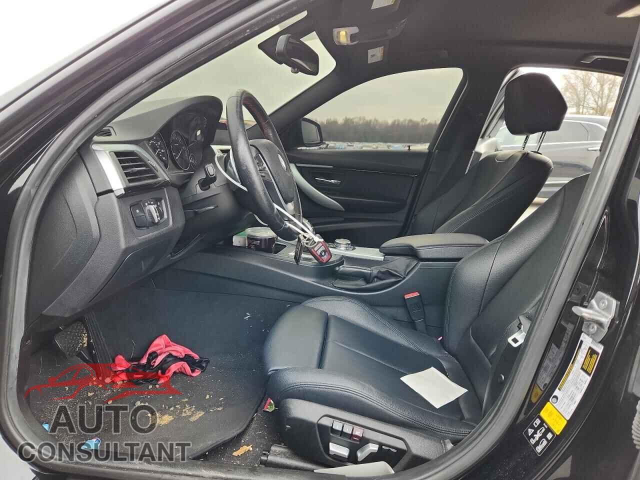 BMW 3 SERIES 2016 - WBA8E3G54GNU01536