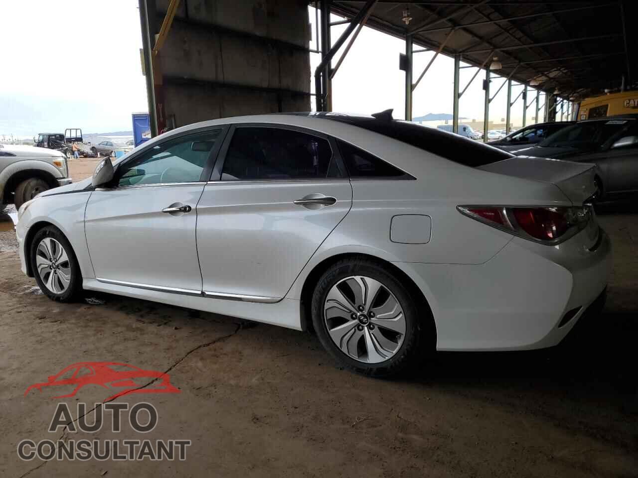 HYUNDAI SONATA 2015 - KMHEC4A4XFA135488