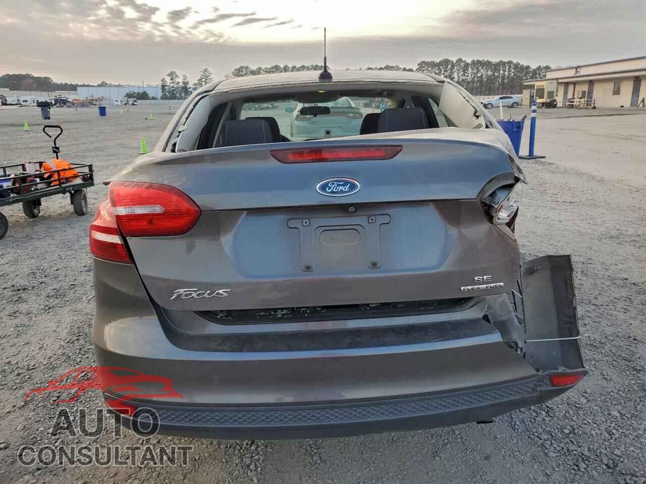 FORD FOCUS 2016 - 1FADP3F2XGL204648