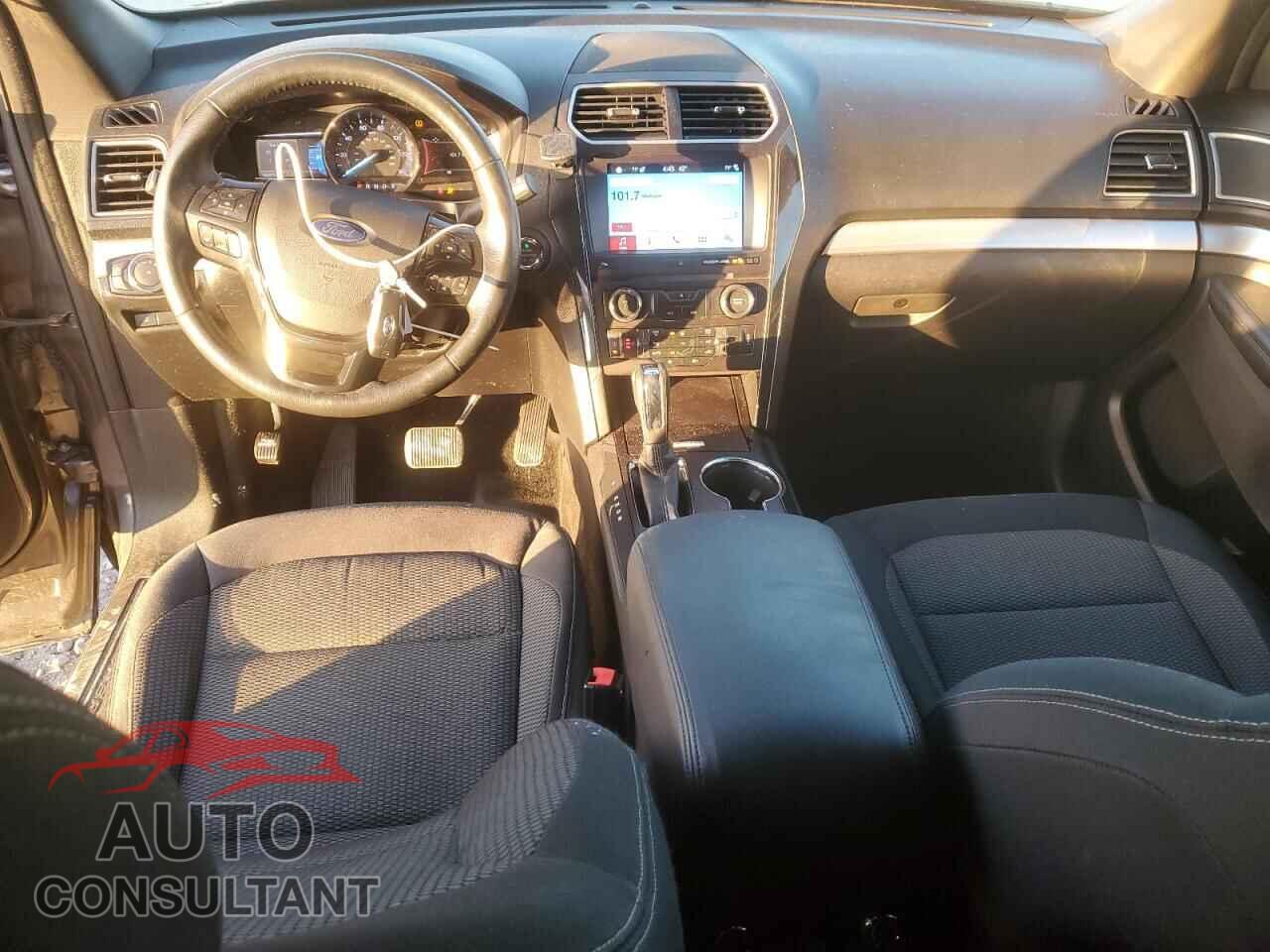 FORD EXPLORER 2017 - 1FM5K7DH7HGD05860