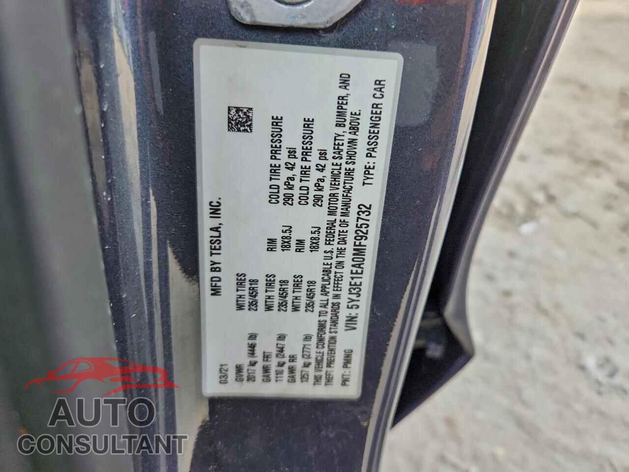 TESLA MODEL 3 2021 - 5YJ3E1EA0MF925732