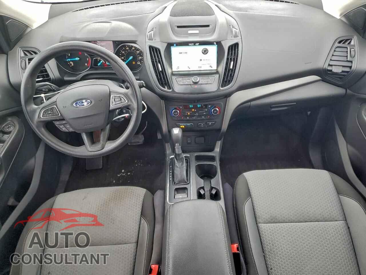 FORD ESCAPE 2017 - 1FMCU9G90HUB23601