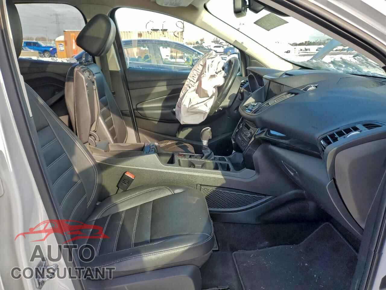 FORD ESCAPE 2017 - 1FMCU0JD9HUC94436