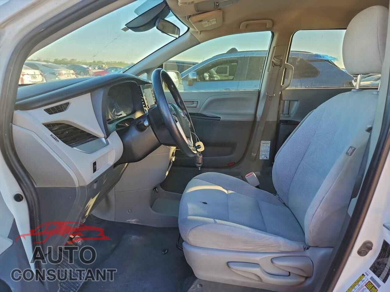TOYOTA SIENNA 2020 - 5TDZZ3DC7LS038037