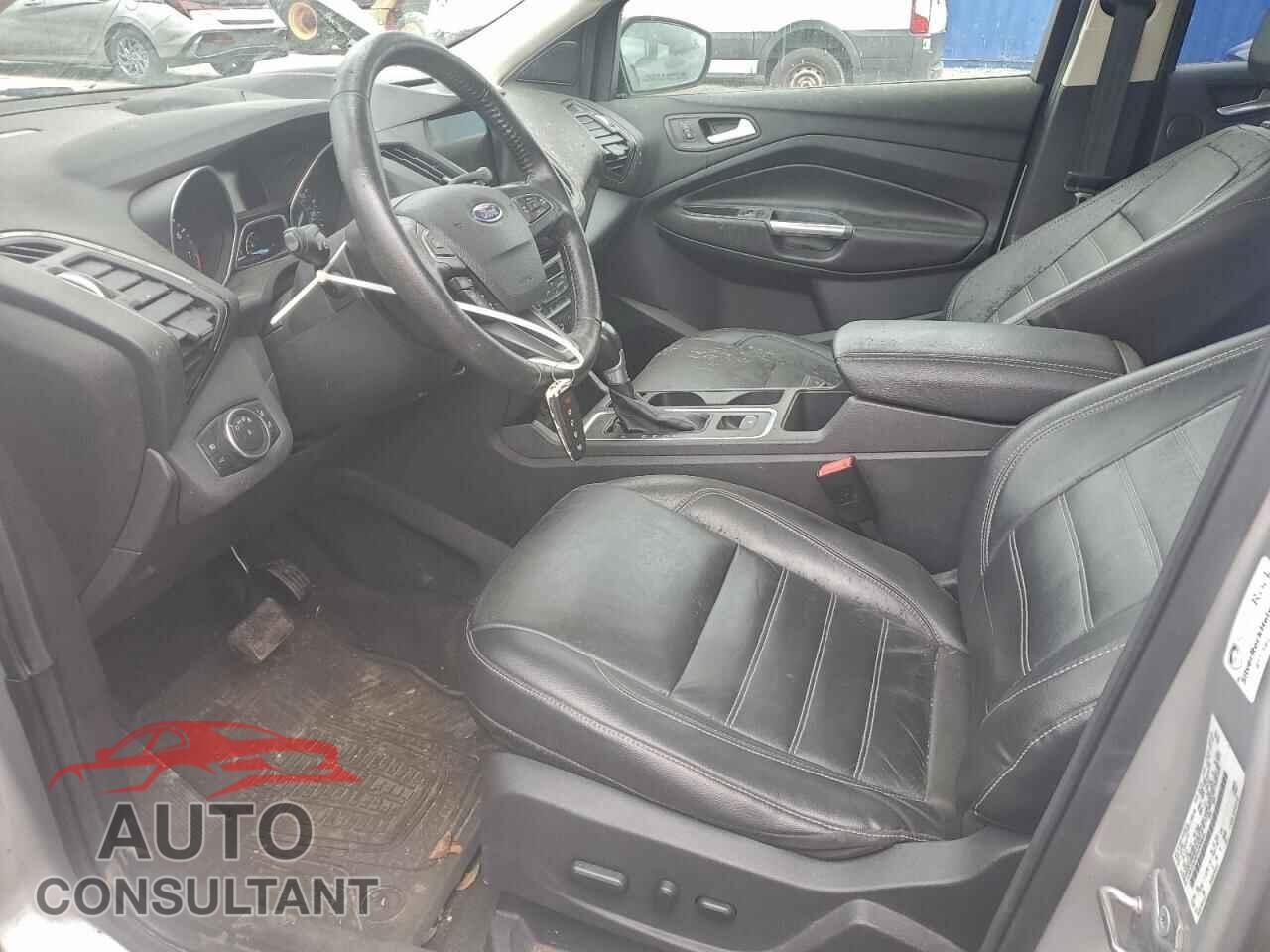 FORD ESCAPE 2017 - 1FMCU9J92HUA56900