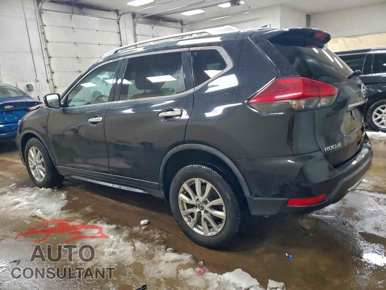 NISSAN ROGUE 2017 - KNMAT2MV0HP524166