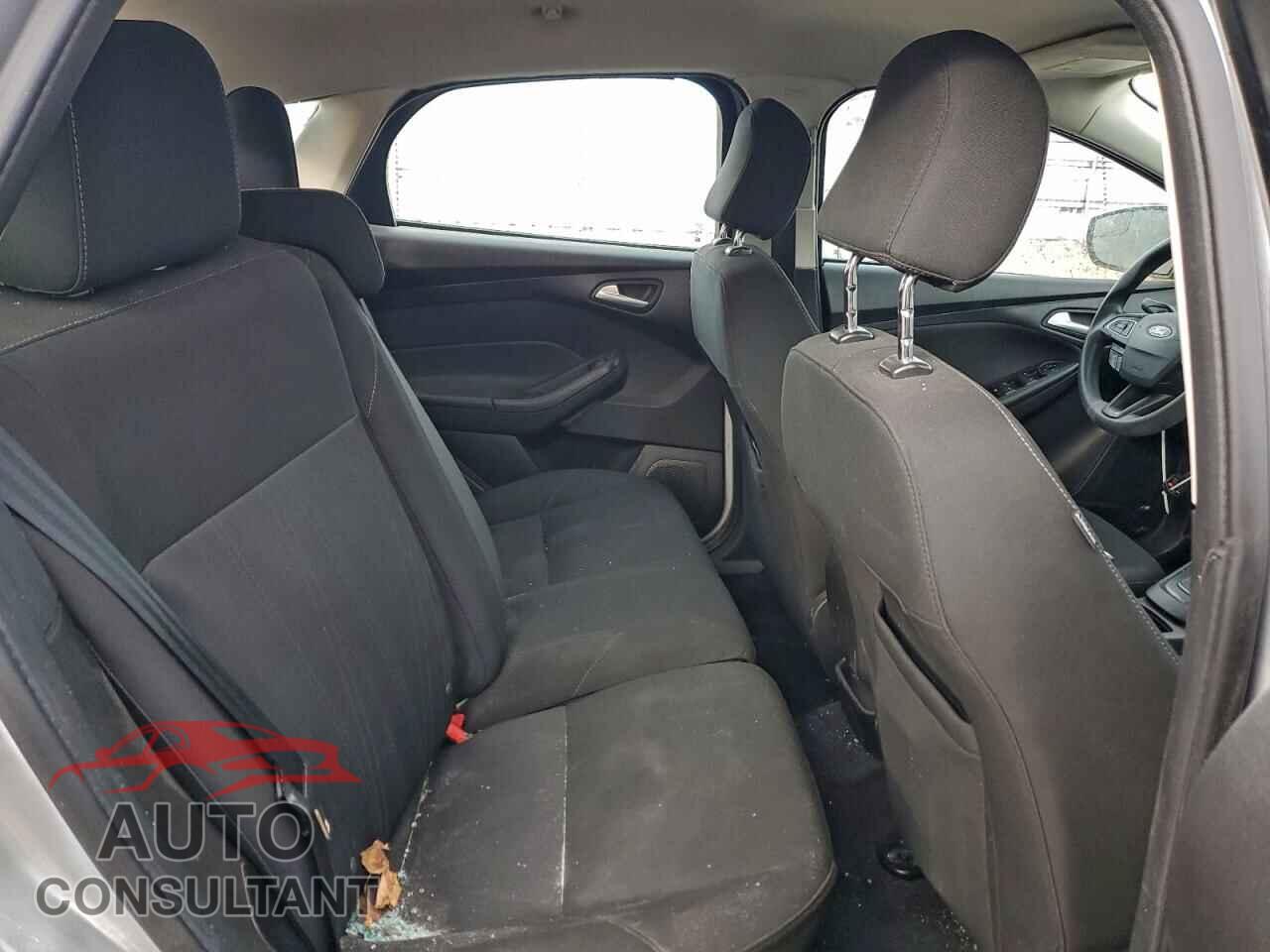 FORD FOCUS 2017 - 1FADP3K22HL278198