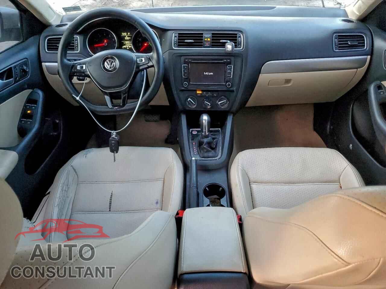 VOLKSWAGEN JETTA 2015 - 3VWD17AJ8FM258834