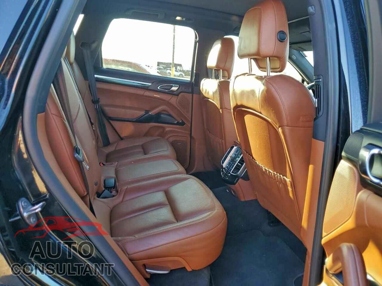 PORSCHE CAYENNE 2017 - WP1AB2A29HLA50527