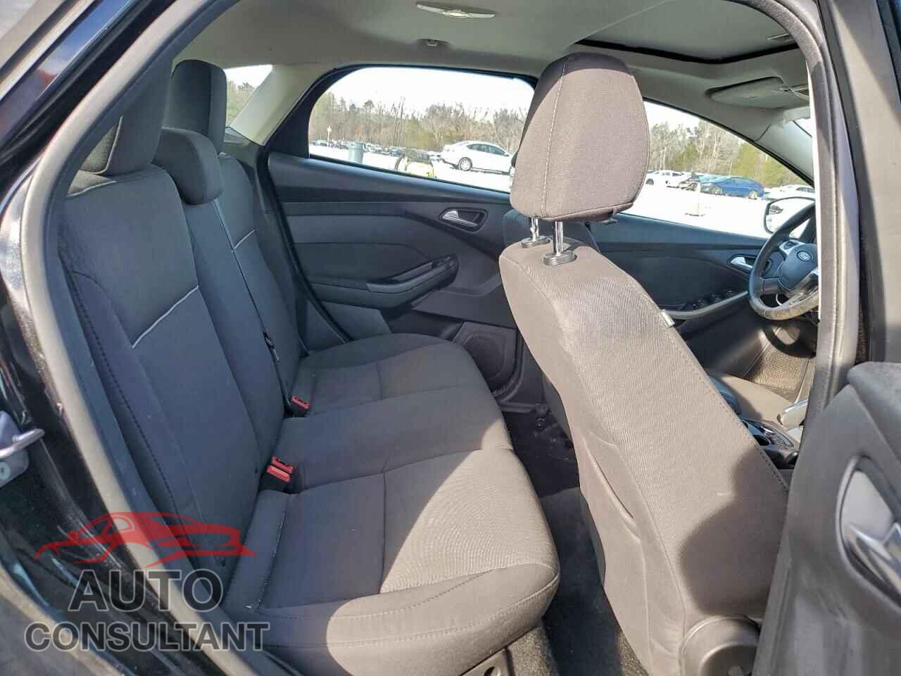 FORD FOCUS 2012 - 1FAHP3M27CL419807