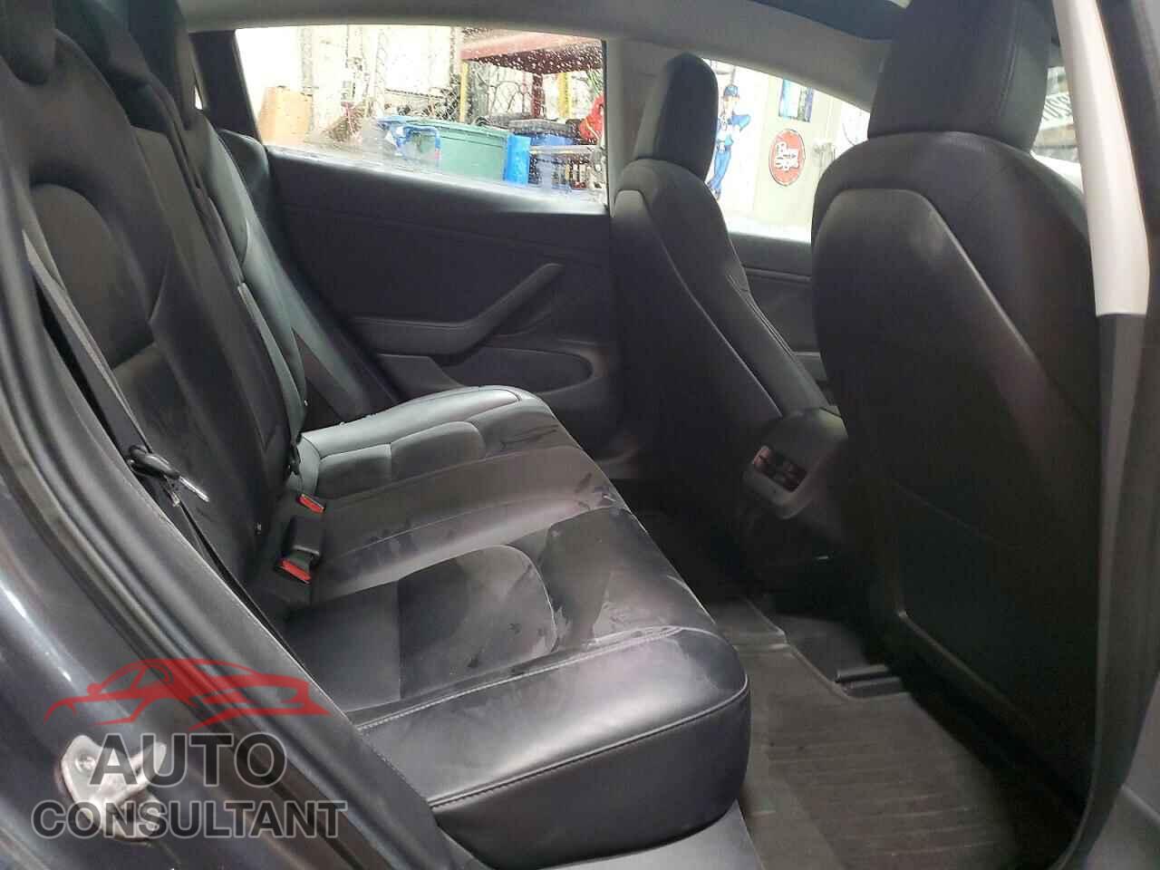 TESLA MODEL 3 2018 - 5YJ3E1EB4JF110261