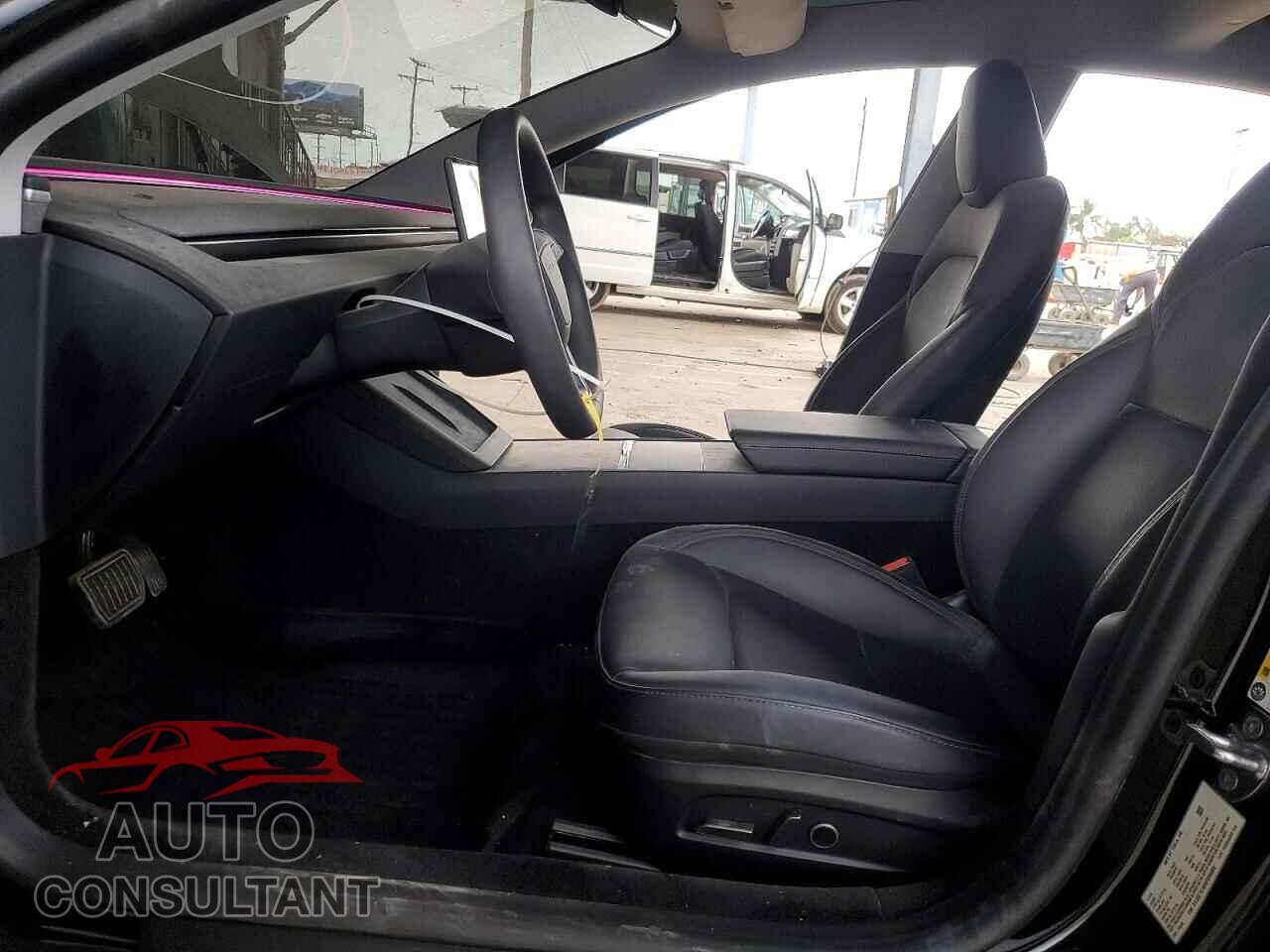 TESLA MODEL 3 2025 - 5YJ3E1EA8SF894680