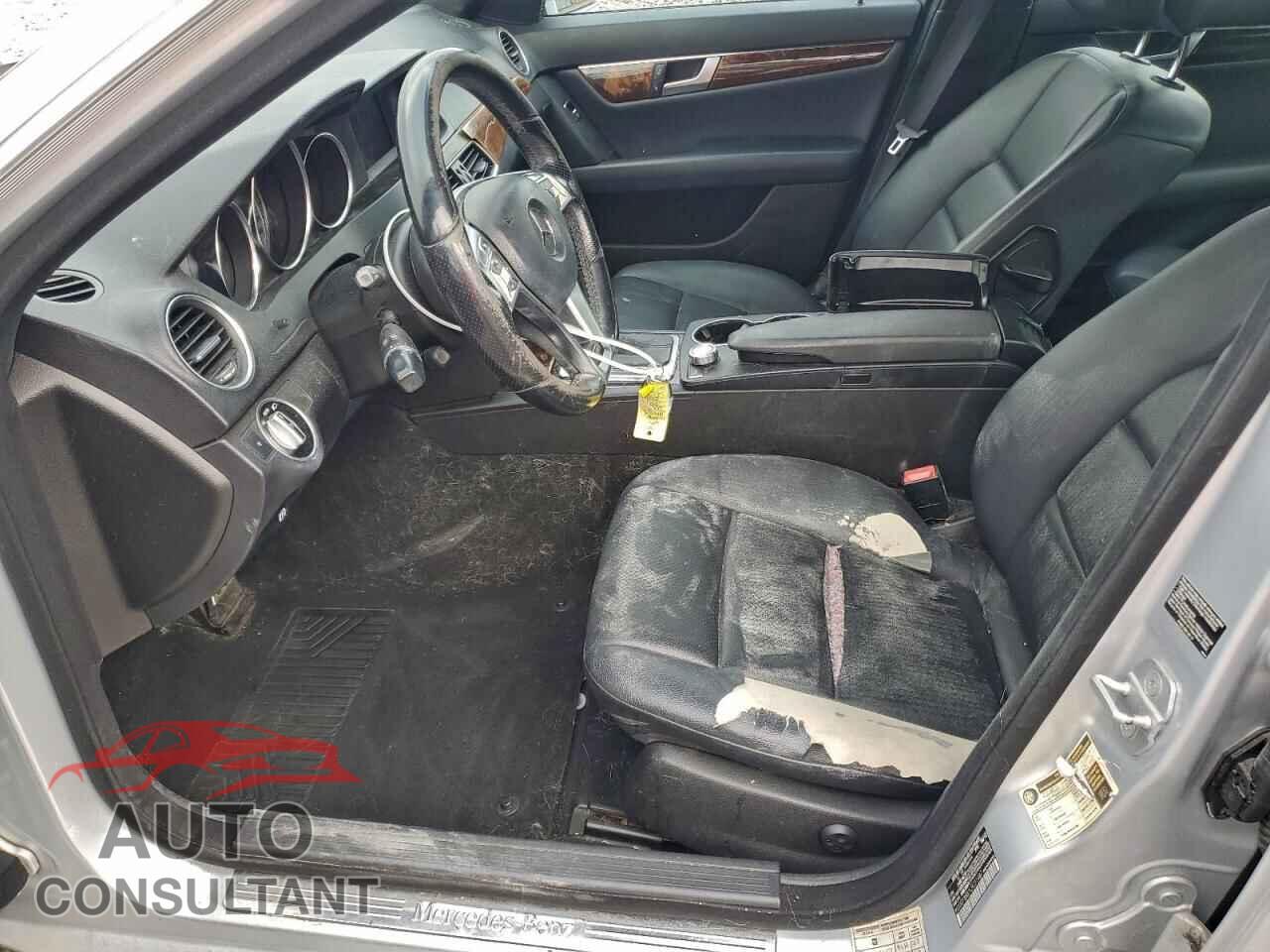 MERCEDES-BENZ C-CLASS 2012 - WDDGF8BB1CR231487