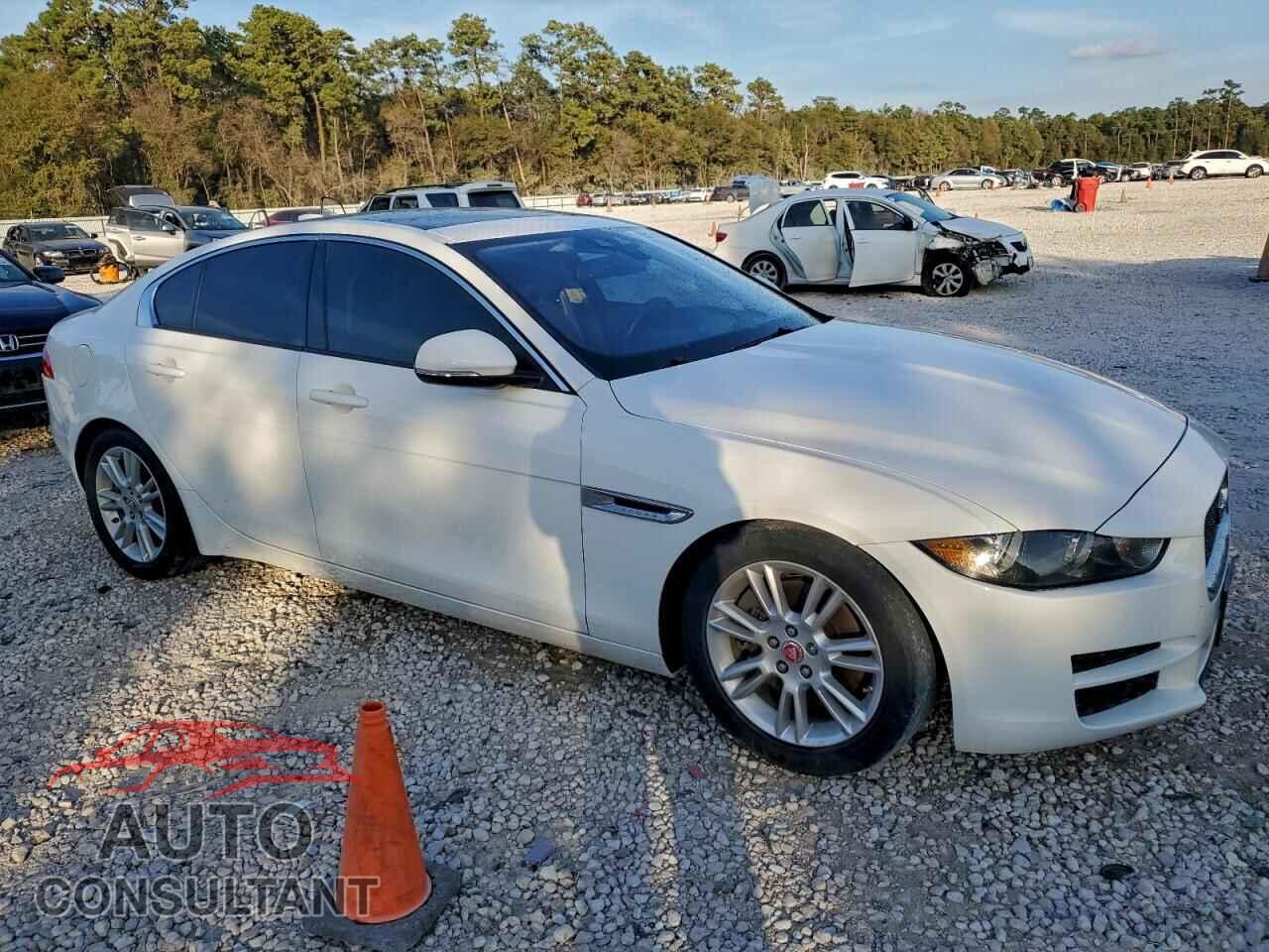 JAGUAR XE 2017 - SAJAD4BG0HA976152