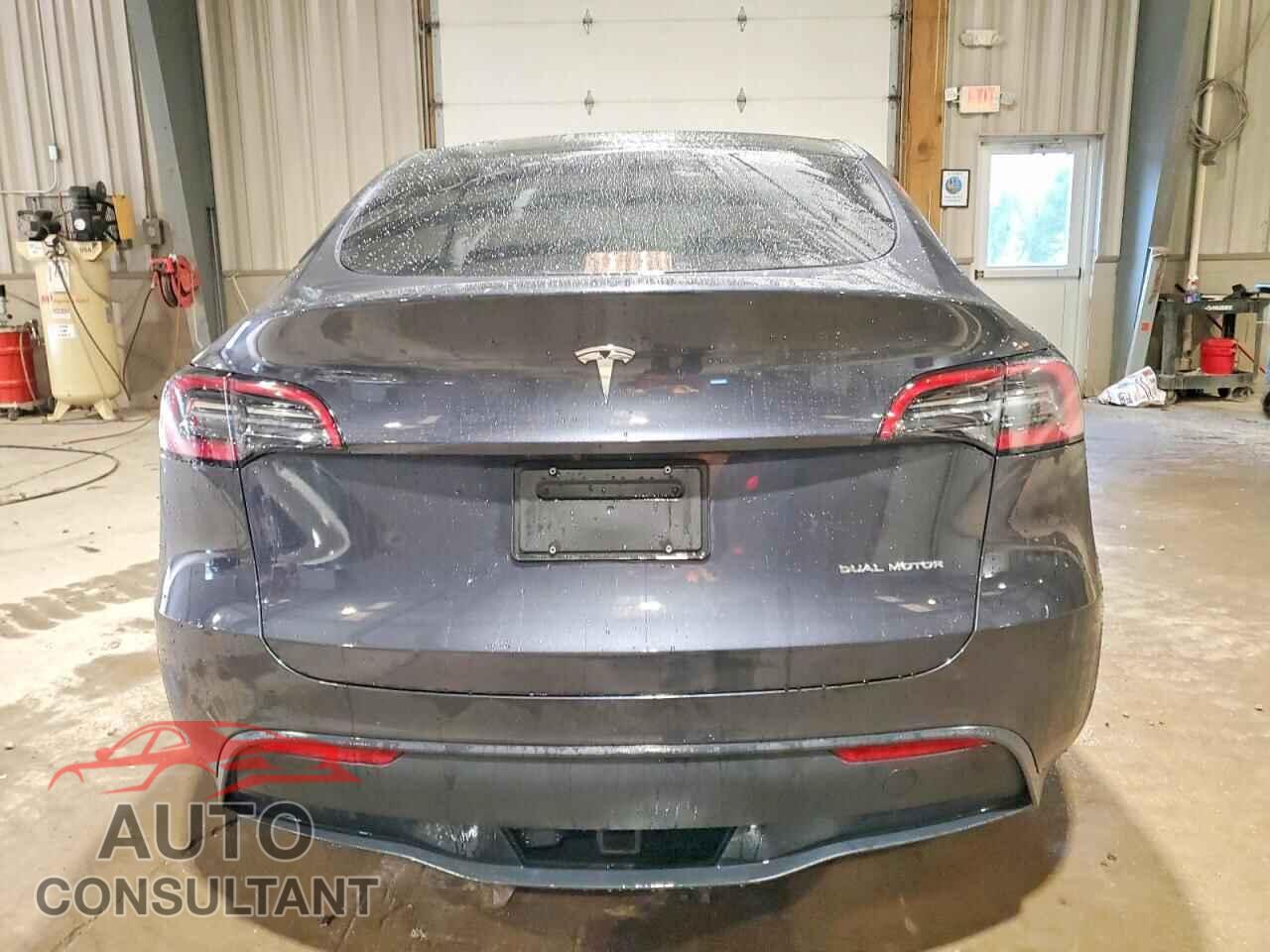 TESLA MODEL Y 2024 - 7SAYGDEE8RF198791