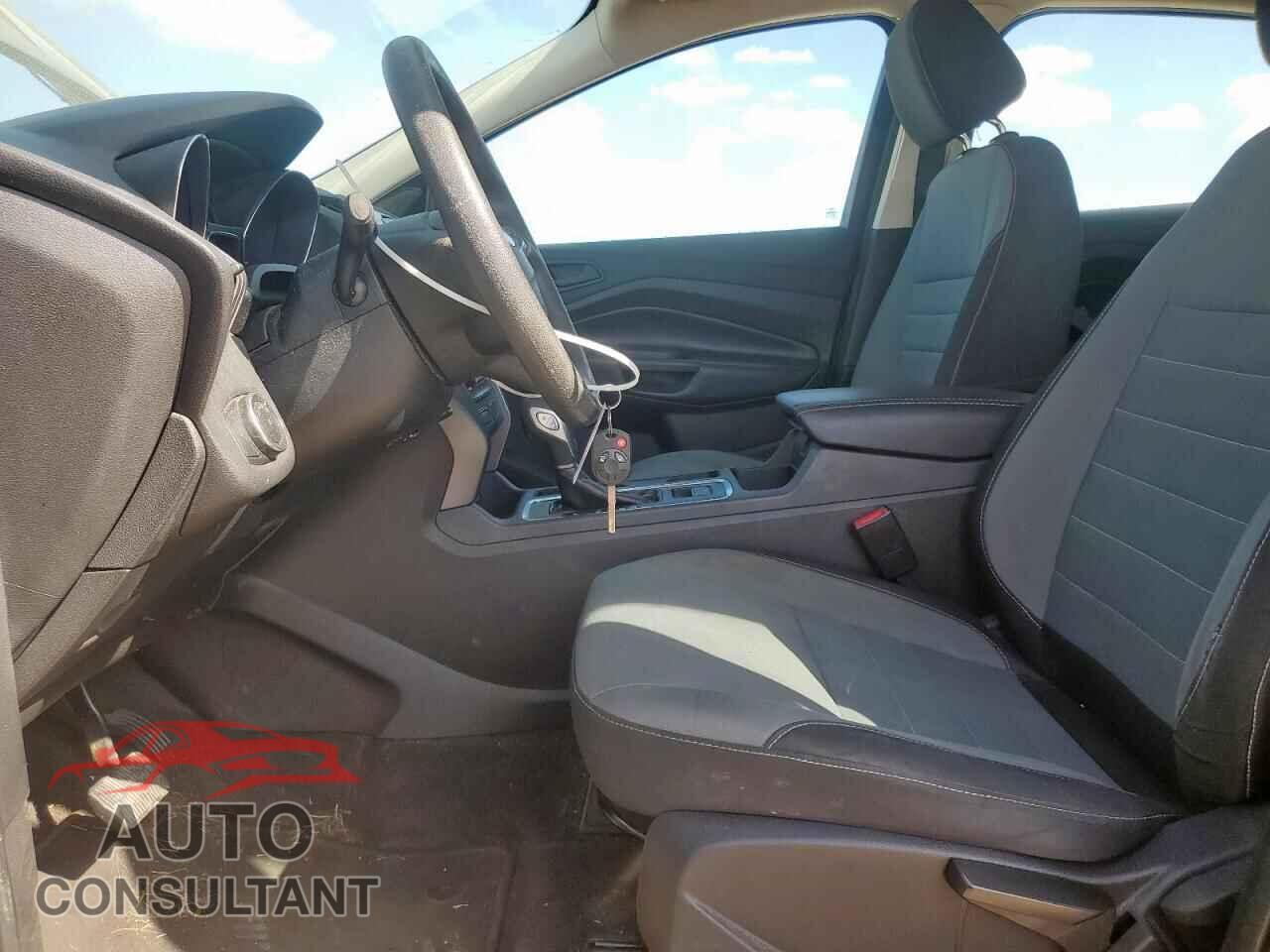 FORD ESCAPE 2017 - 1FMCU0F77HUE85534