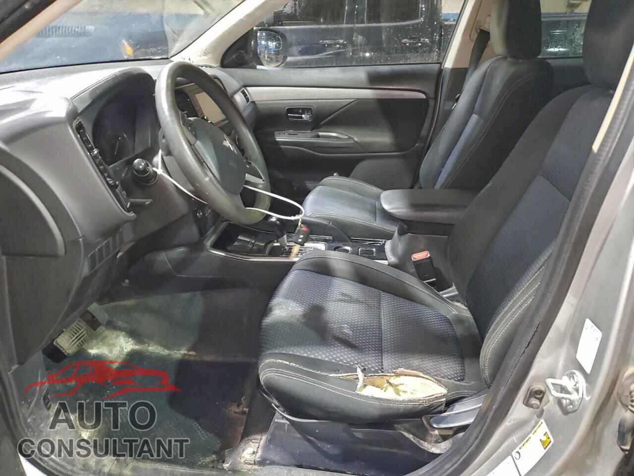 MITSUBISHI OUTLANDER 2018 - JA4AD2A3XJZ052000