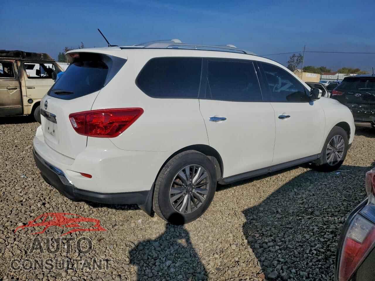 NISSAN PATHFINDER 2017 - 5N1DR2MN0HC628011