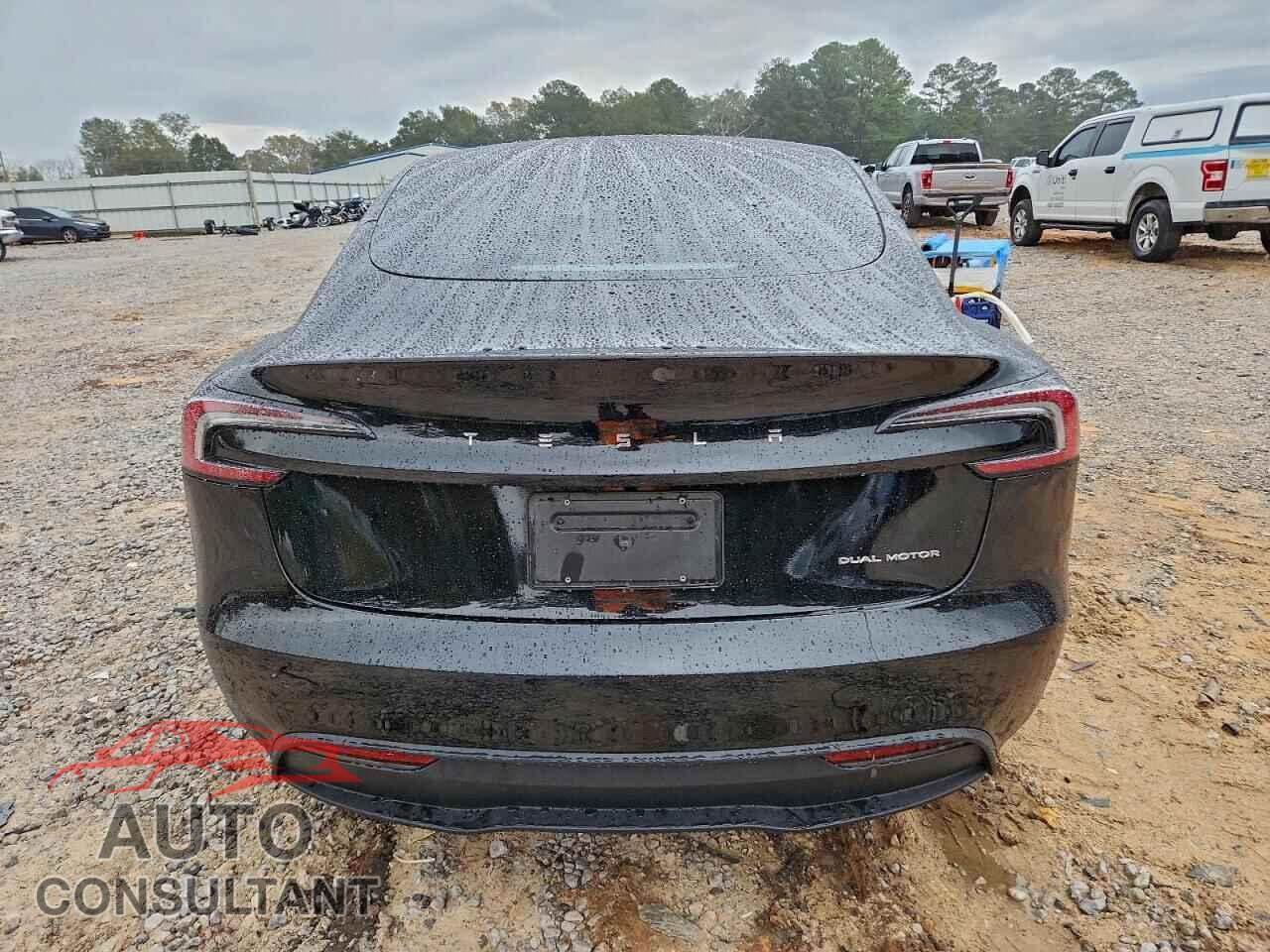 TESLA MODEL 3 2024 - 5YJ3E1EB2RF717237