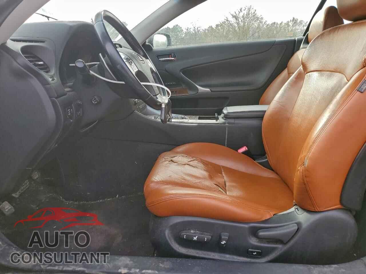 LEXUS IS 2011 - JTHFE2C20B2505840