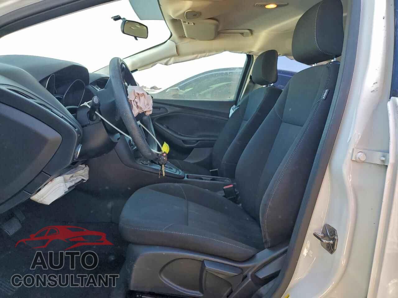 FORD FOCUS 2016 - 1FADP3E25GL264600
