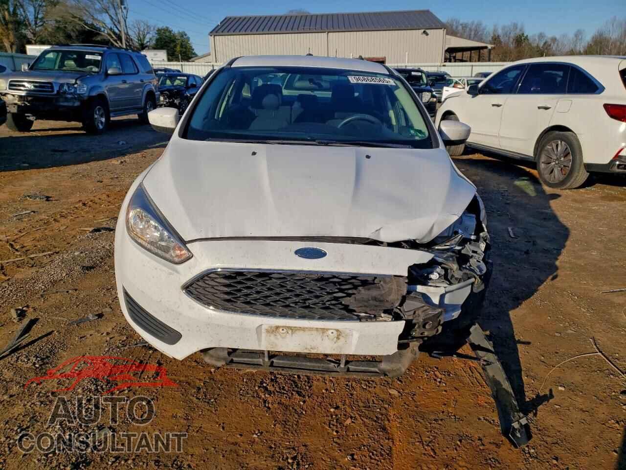 FORD FOCUS 2018 - 1FADP3F24JL250435