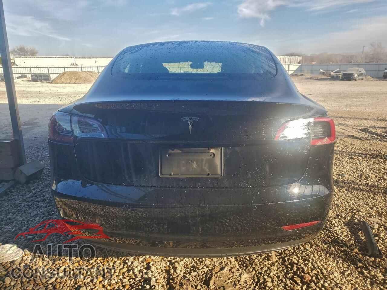 TESLA MODEL 3 2022 - 5YJ3E1EA7NF372367