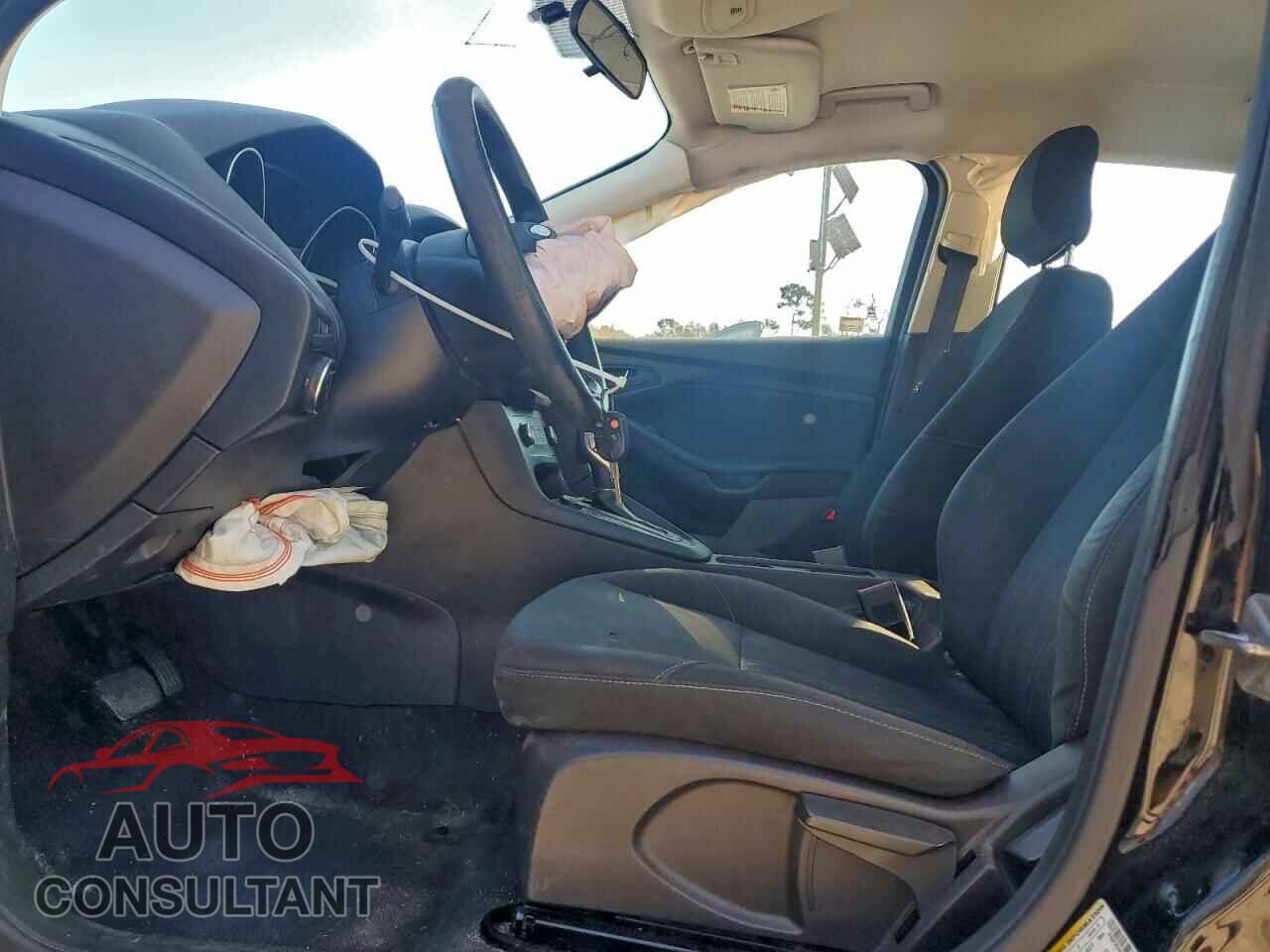 FORD FOCUS 2016 - 1FADP3E24GL300602