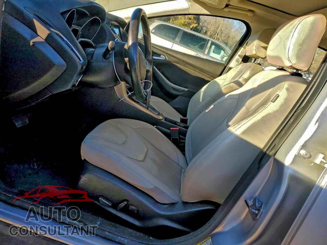 FORD FOCUS 2017 - 1FADP3J29HL272383