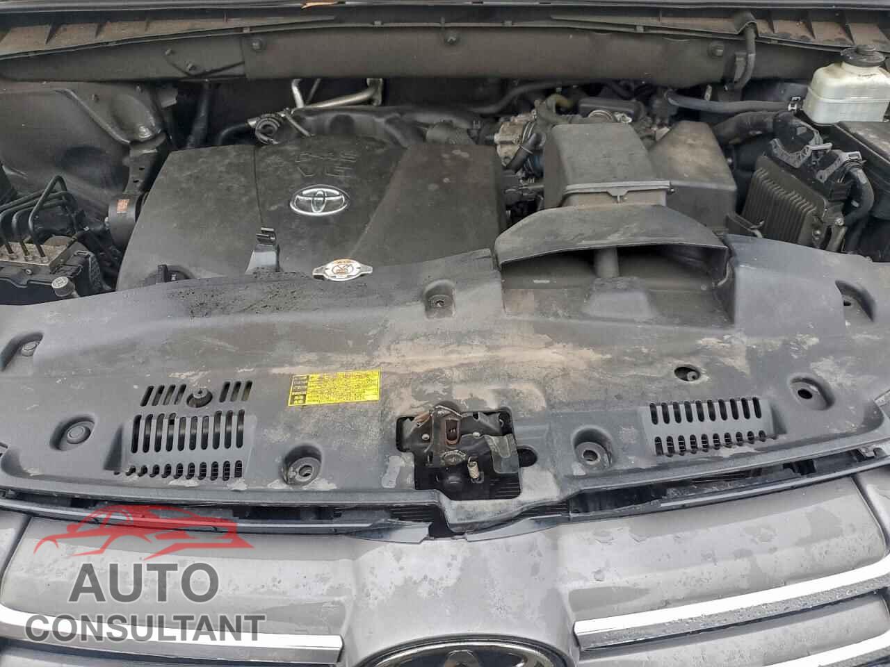TOYOTA HIGHLANDER 2018 - 5TDDZRFH5JS898554