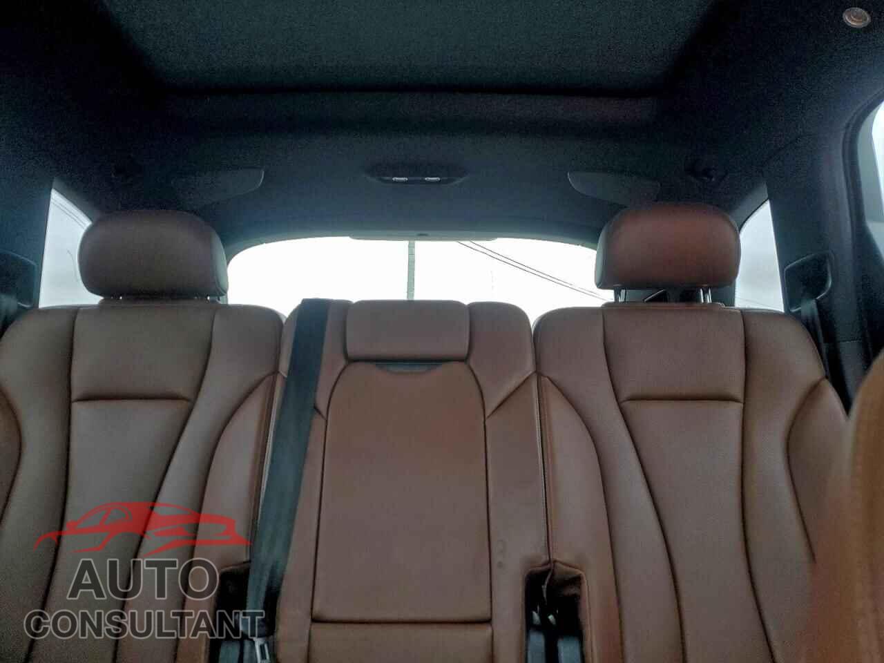 AUDI Q7 2017 - WA1VAAF76HD012438