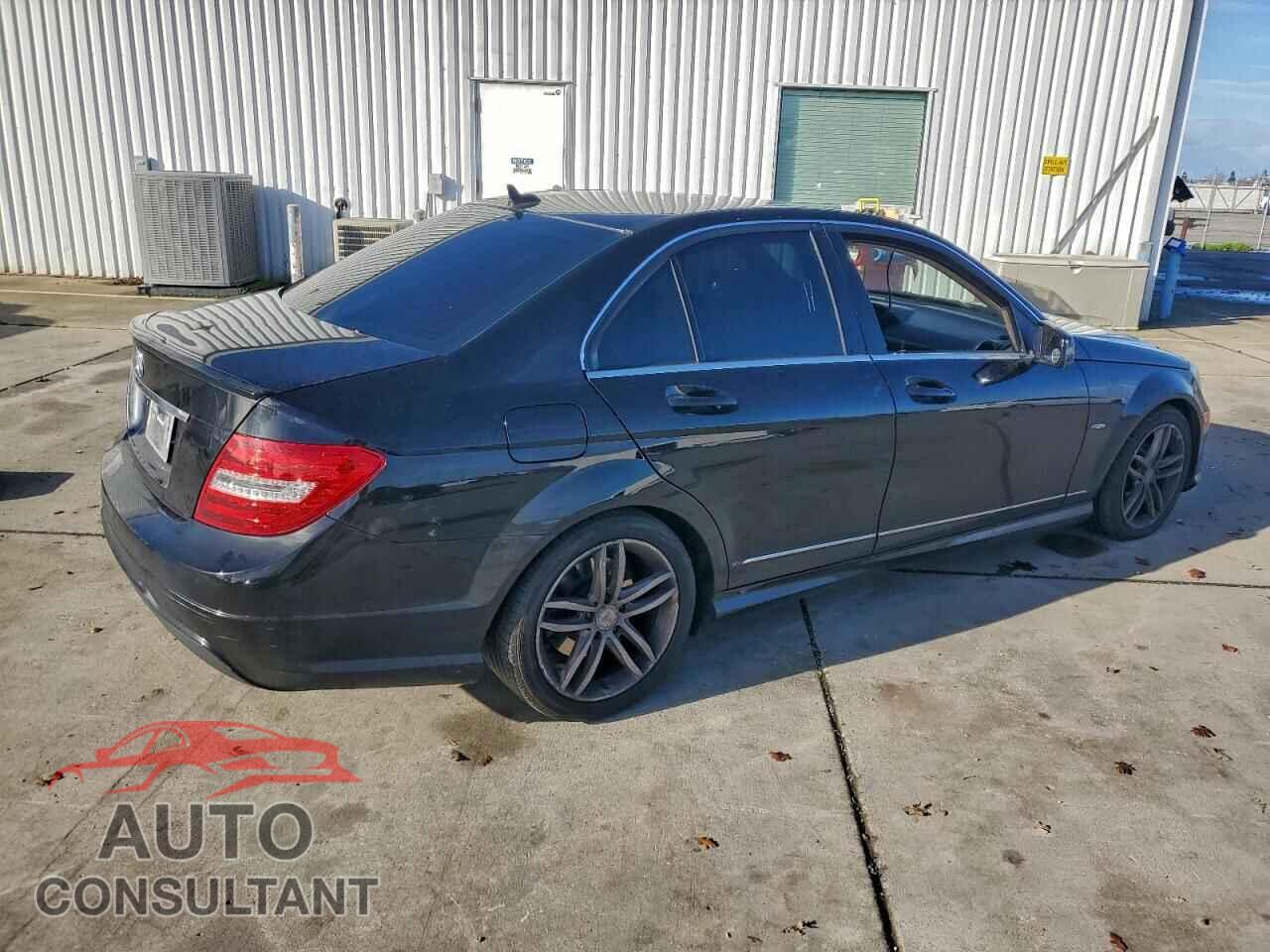 MERCEDES-BENZ C-CLASS 2012 - WDDGF4HB1CA609595