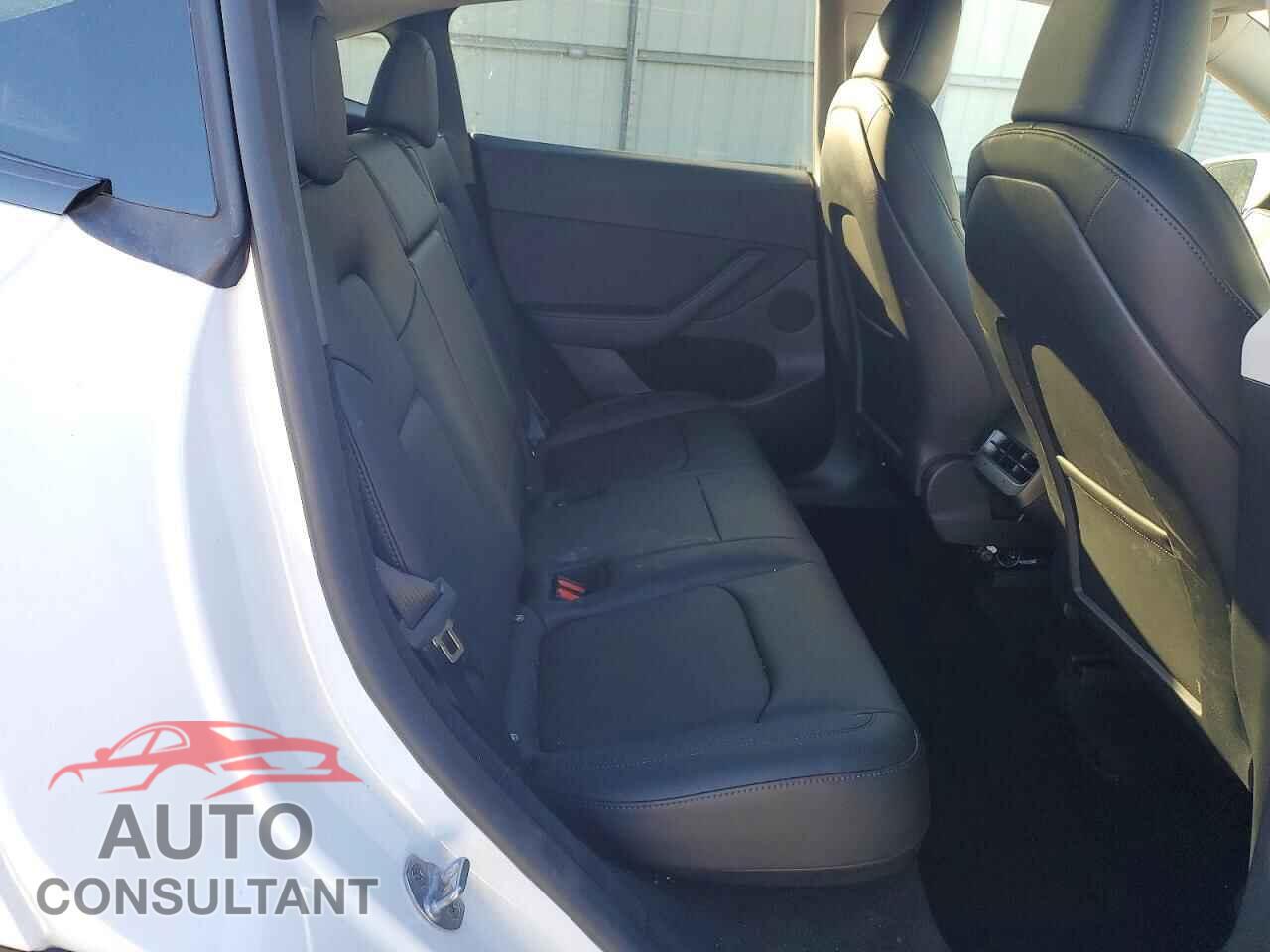 TESLA MODEL Y 2024 - 7SAYGDED1RF182598