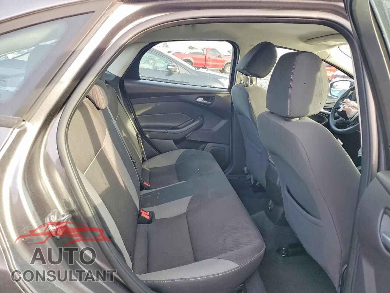 FORD FOCUS 2014 - 1FADP3F26EL439139