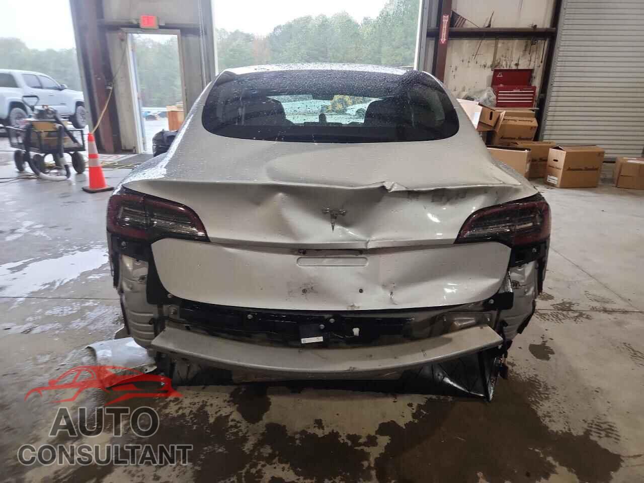 TESLA MODEL 3 2018 - 5YJ3E1EA9JF039355