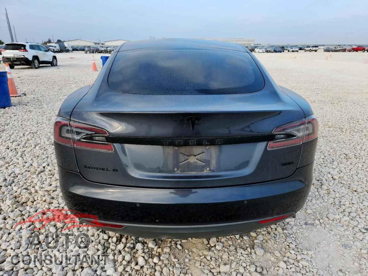 TESLA MODEL S 2015 - 5YJSA1E20FF120283