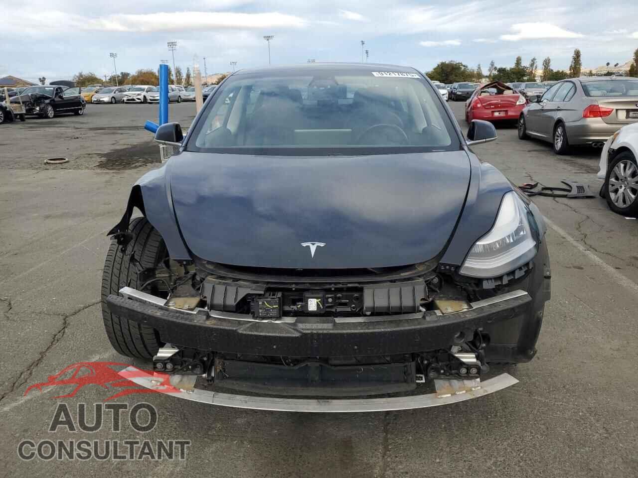 TESLA MODEL 3 2019 - 5YJ3E1EB1KF199921