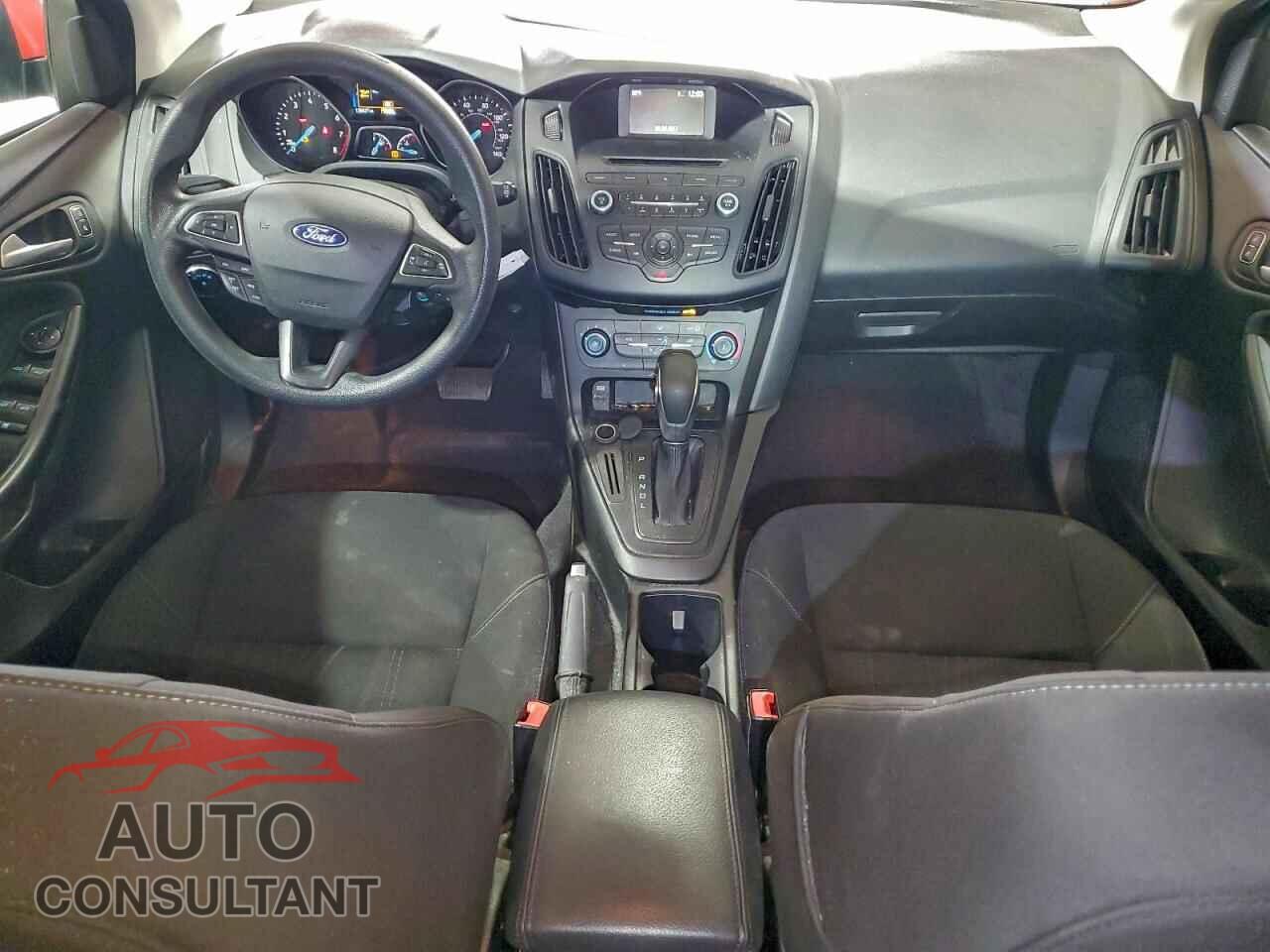 FORD FOCUS 2017 - 1FADP3K26HL327645