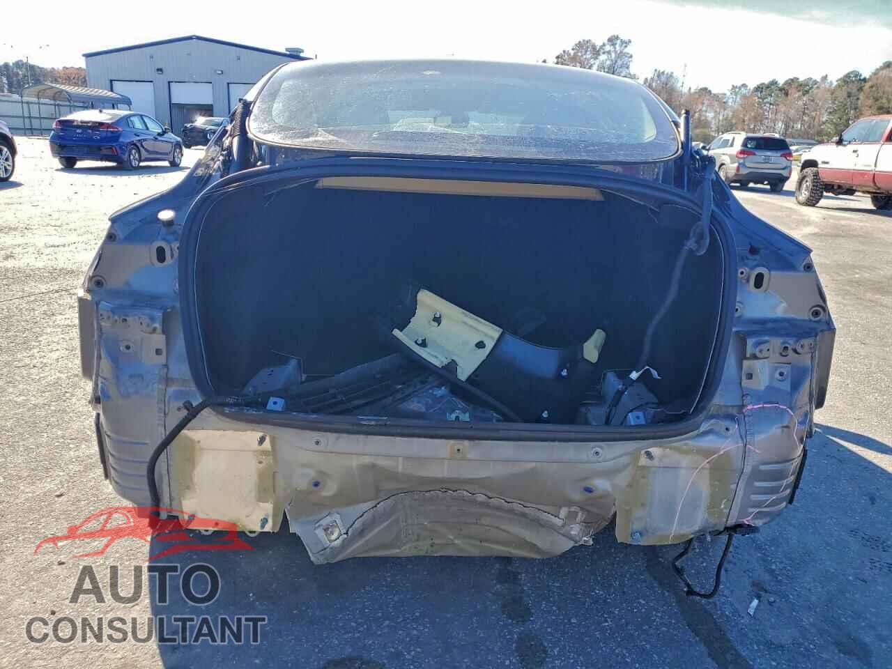 TESLA MODEL 3 2023 - 5YJ3E1EA1PF670383