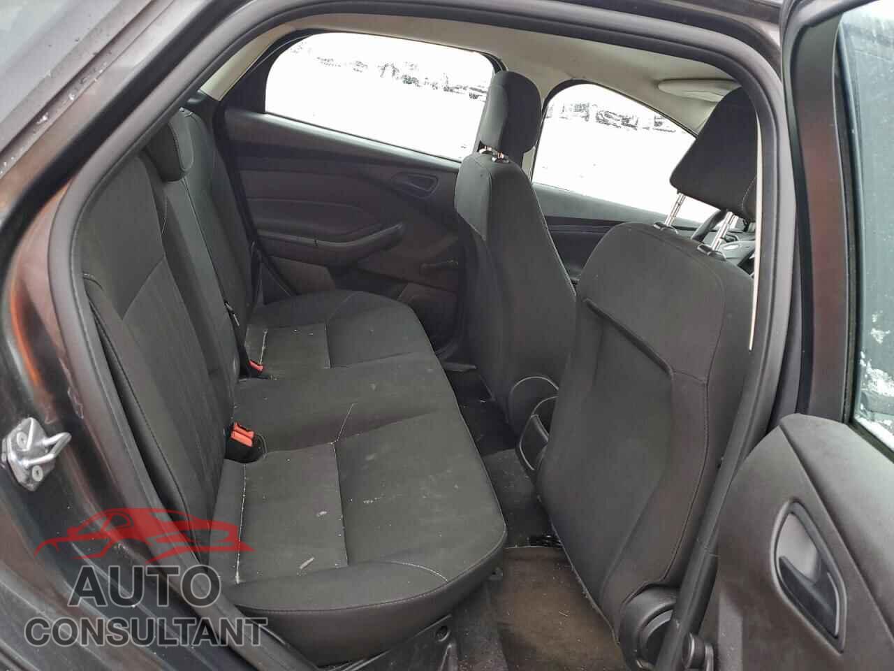 FORD FOCUS 2017 - 1FADP3E23HL262197