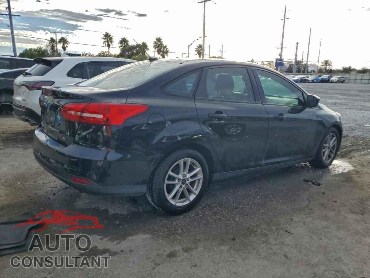 FORD FOCUS 2018 - 1FADP3F25JL245678