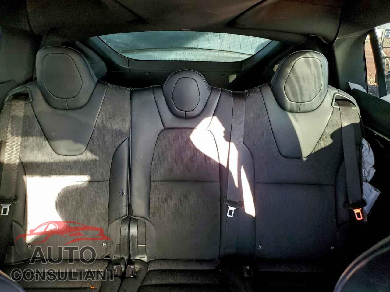 TESLA MODEL X 2018 - 5YJXCAE21JF088243