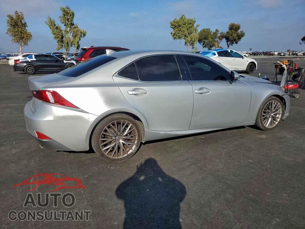 LEXUS IS 2015 - JTHBF1D27F5067245
