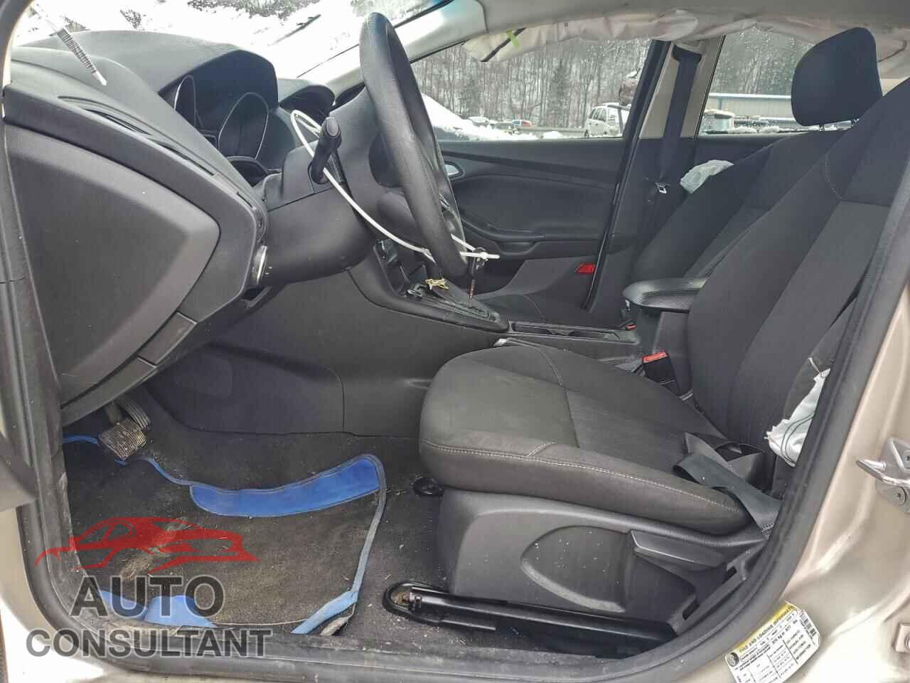 FORD FOCUS 2017 - 1FADP3F26HL209797